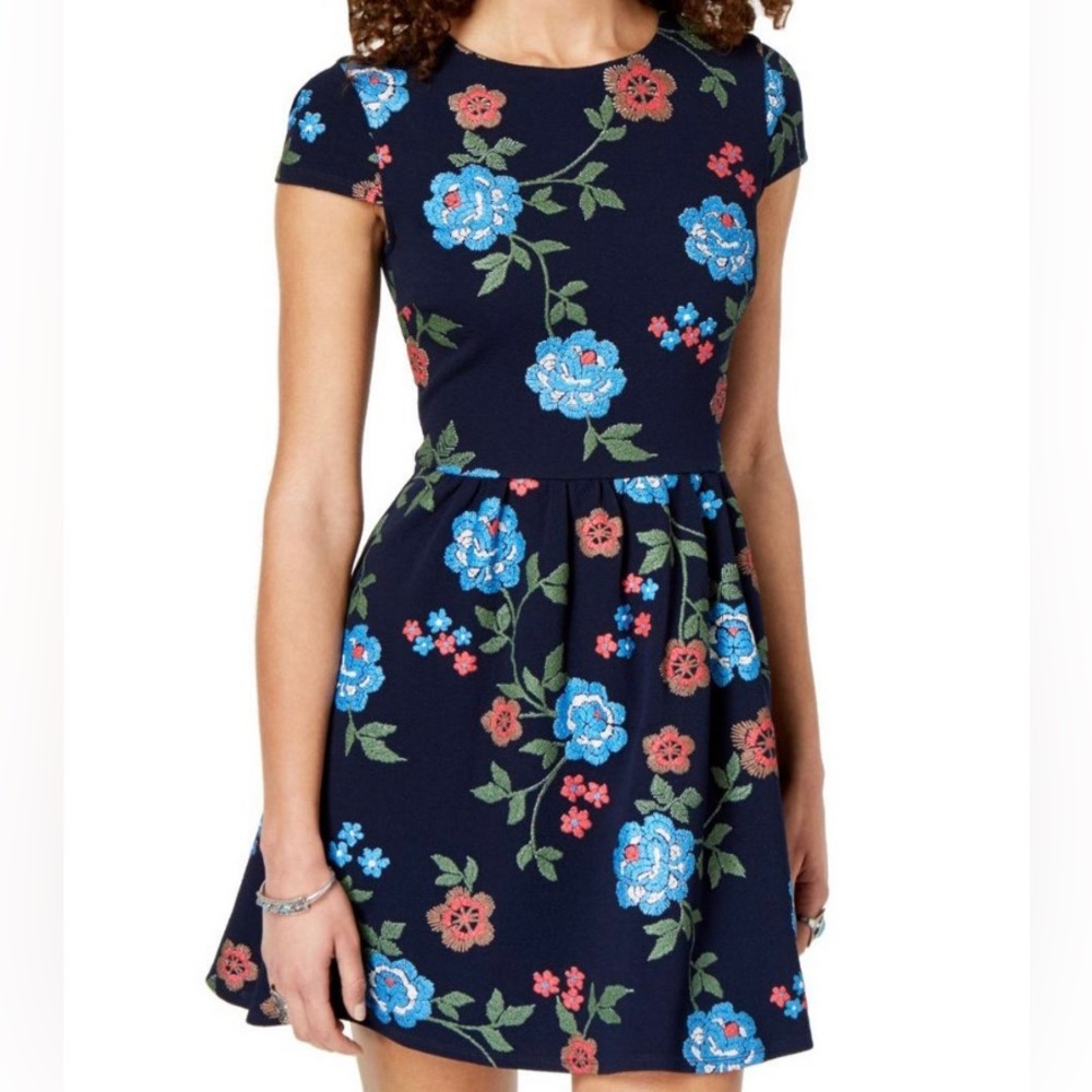 ⭐️EUC - B Darlin Juniors Dresse B Darlin Floral Dress Women's 5/6 in Navy
